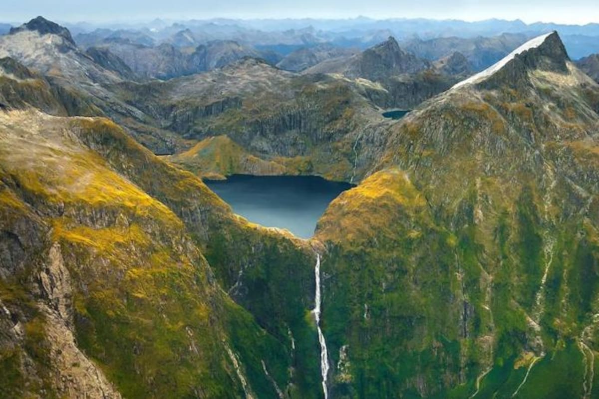 Vista aérea del Parque Nacional de Fiordland, Nueva Zelanda