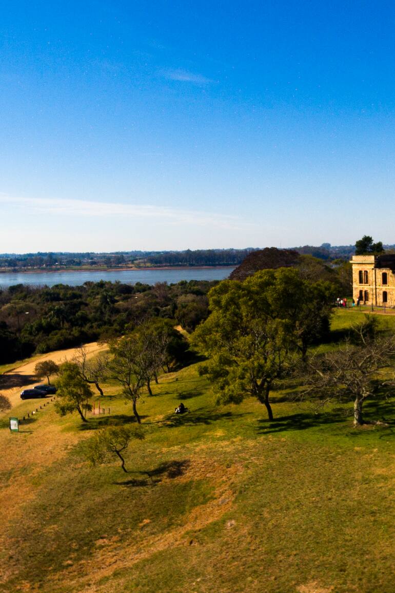 Vista aérea del Parque San Carlos, uno de los hitos locales de gran valor histórico.