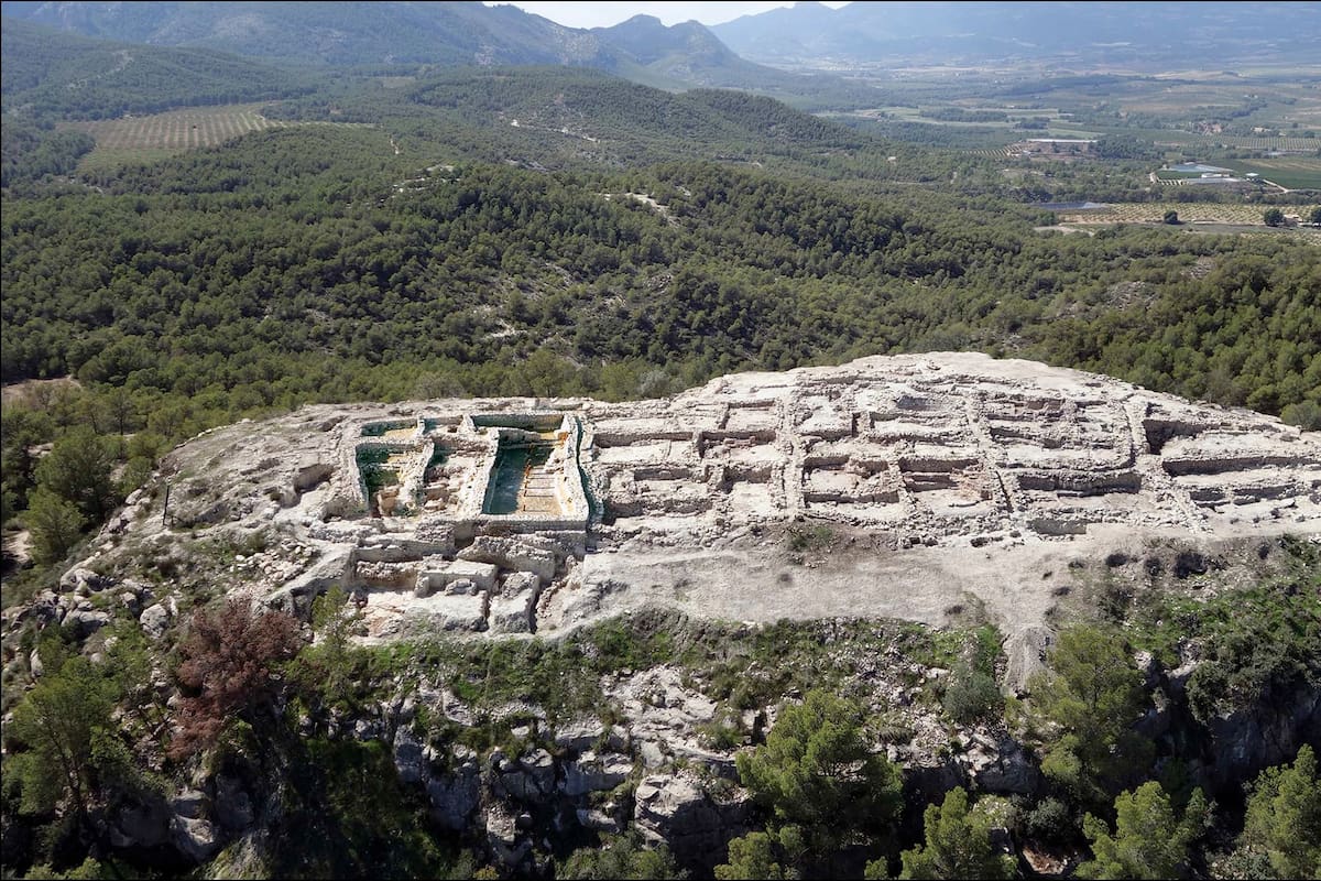 Vista aérea del yacimiento argárico de La Almoloya, en 2015