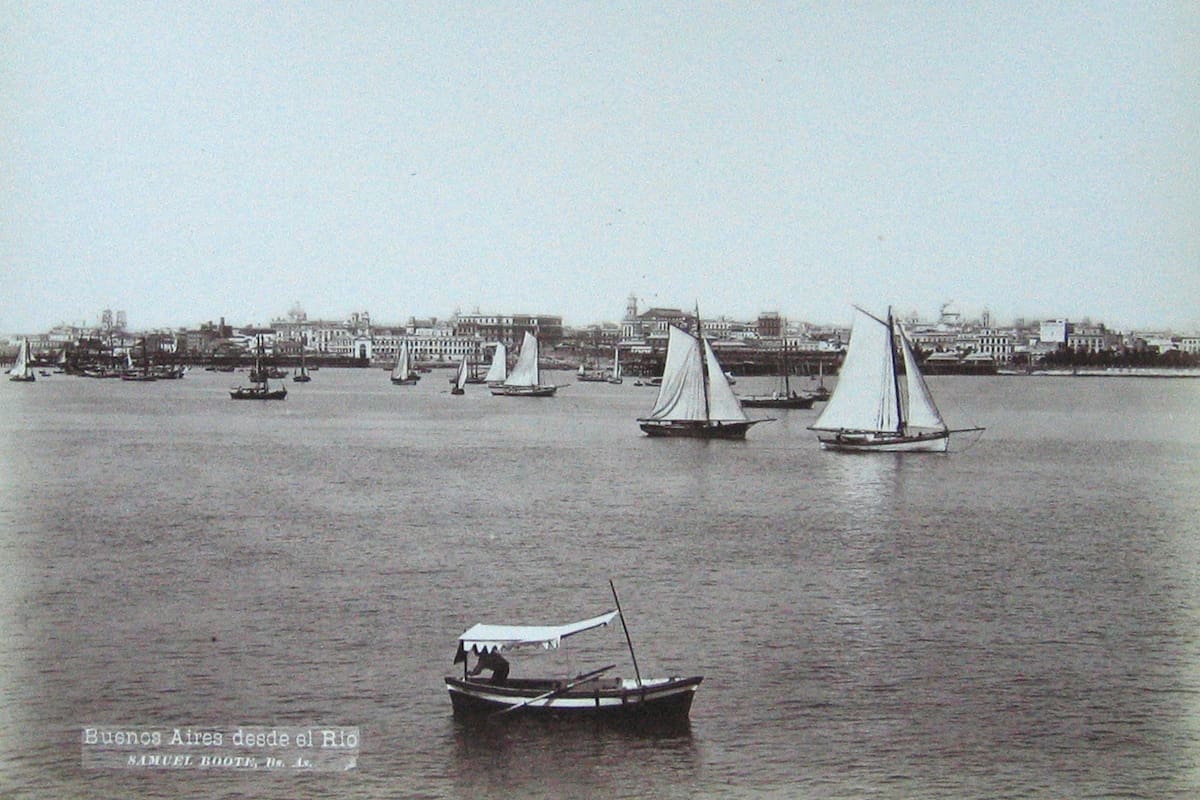 Vista de Buenos Aires desde el Río de la Plata. Hacia 1880.