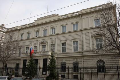 Vista de la embajada de Rusia en Viena, Austria, el 19 de marzo de 2010. (Foto AP/Ronald Zak, archivo)