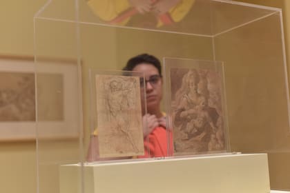 Vista de la muestra "Papeles antiguos. Dibujos italianos del Museo Nacional de Bellas Artes", en 2023