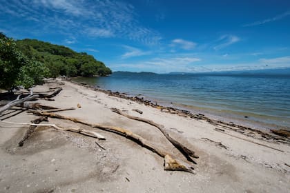 Vista de la playa de Isla San Lucas en la provincia de Puntarenas, Costa Rica, el 27 de septiembre de 2020