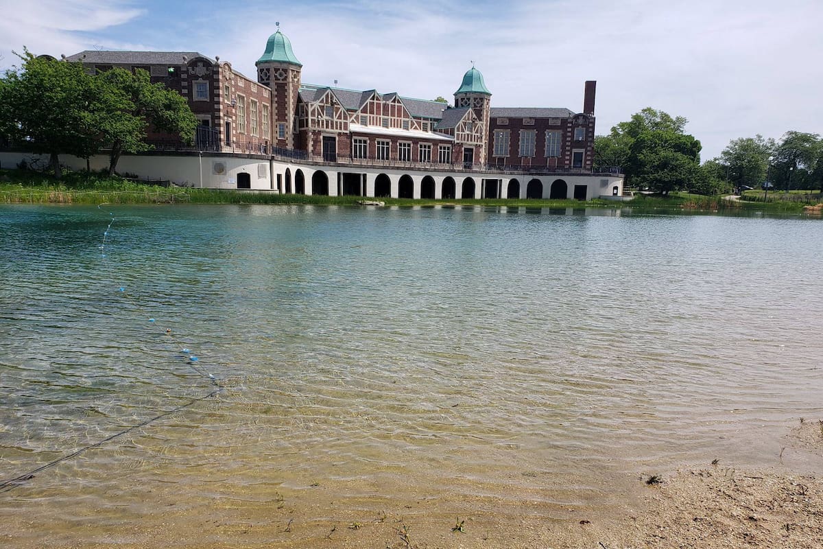Vista de la playa en la zona de Humboldt Park en Chicago (foto publicada en Twitter por la Chicago Park District).