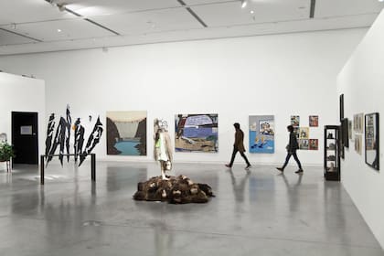 Vista de la sala del primer piso del Mamba en avenida San Juan 350, un panorama multidisciplinario y multisoporte