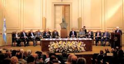 Una sesión pública de la Academia Nacional de Medicina