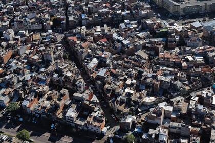 Como todos los barrios vulnerables sufre las mismas carencias de recursos básicos y el hacinamiento que no permite respetar la distancia social
