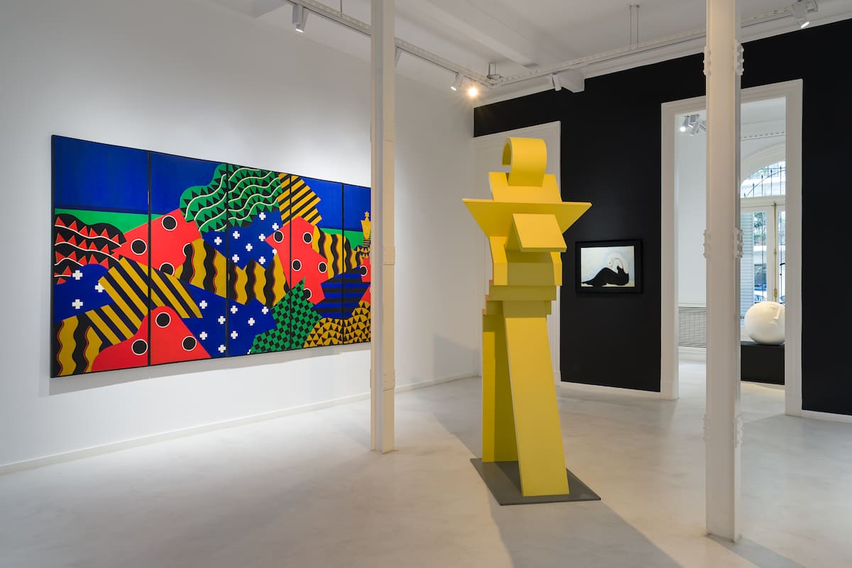 Vista de sala de la galería MC, que reúne las obras de tres reconocidos artistas: Giménez, Schussheim y Stoppani