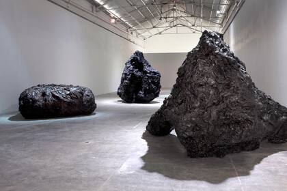 Vista de sala de la muestra de Matías Duville en Barro