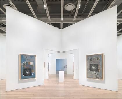 Vista de sala de la muestra Mente/Espejo en el Whitney Museum