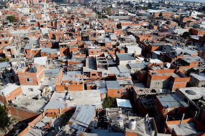 Villa Madero está Ubicado en el conurbano Bonaerense