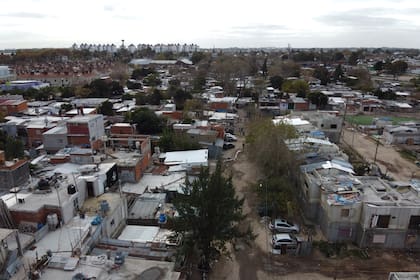 Frente a este barrio se encuentra Villa Itatí