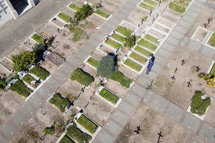 Vista del cementerio de Chacarita el primer día que se permite el accesi
