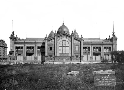 Vista del frente noreste del Pabellón Argentino. 1916.
