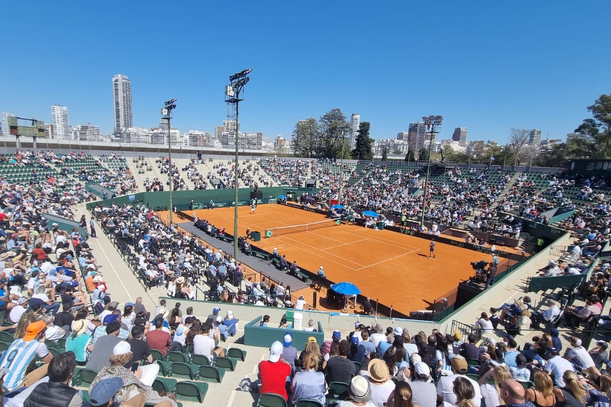 vista del lawn tennis , con publico ; copa davis
