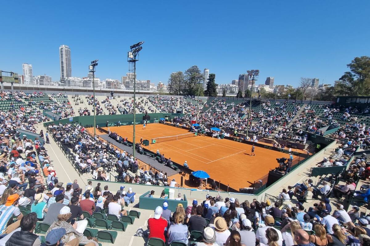 vista del lawn tennis , con publico ; copa davis