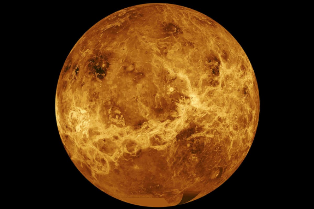Vista del planeta Venus desde la nave Magallanes de la NASA.
