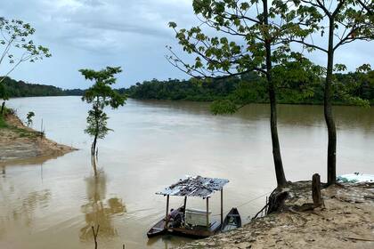 Vista del río Itaquai en la región Vale do Javari del estado de Amazonas, Brasil, donde desapareció el periodista británico Dom Phillips y el brasileño Bruno Araujo Pereira. (AP Foto/Fabiano Maisonnave)