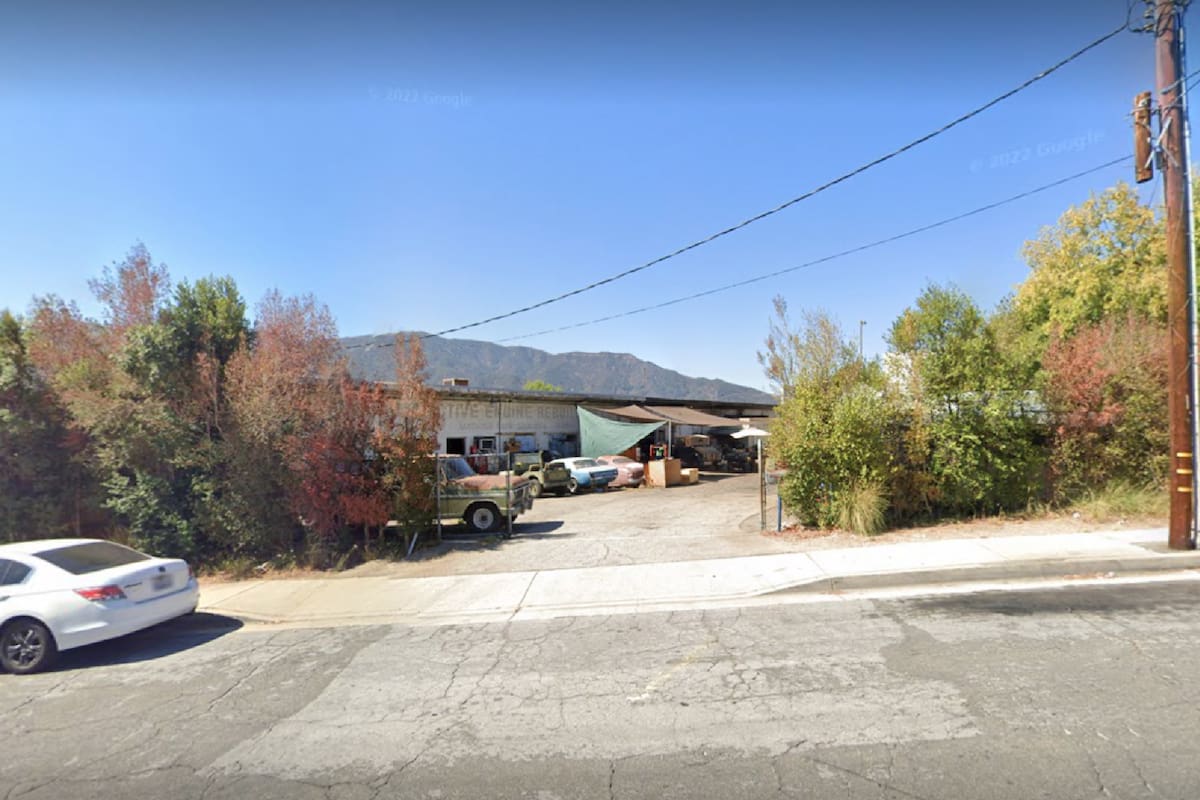 Vista del taller H & H Flatheads Forever, en California, donde trabajaba como mecánico Edwin Castro, el flamante ganador del pozo histórico del Powerball