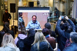 Ai Weiwei compite por la atención contra el partido de la Argentina en el Mundial