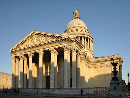 Vista exterior del Panteón de París