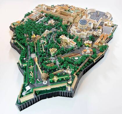 Vista general de la réplica de la Ciudad del Vaticano