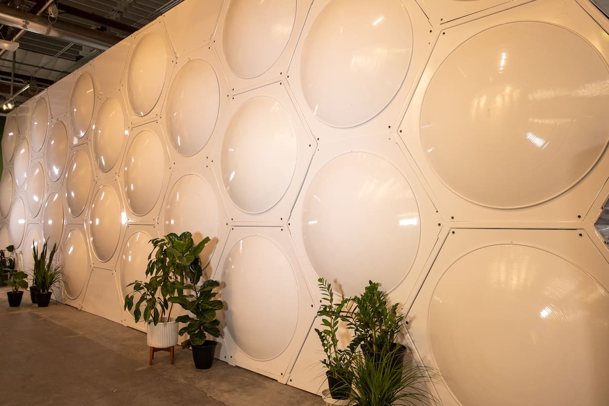 Vista general de un conjunto de contenedores de compostaje en Seattle, Estados Unidos