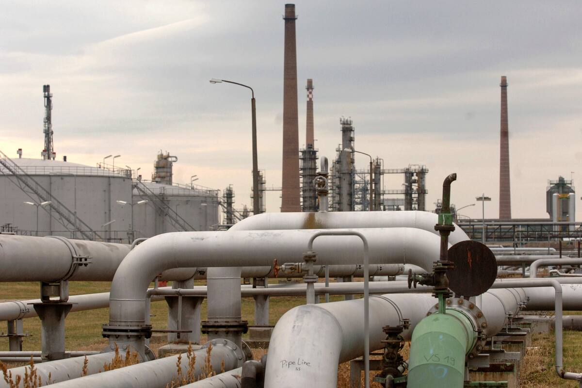 Vista general de una estación de bombeo al final del oleoducto Druzhba en la refinería PCK, en Schwedt, en el este de Alemania