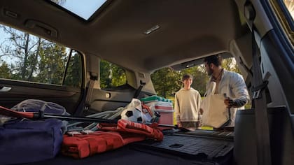 Vista interior del Volkswagen Atlas con los asientos plegados para conseguir más espacio (Volkswagen)