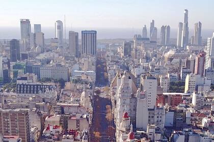 En Buenos Aires, la sexta ciudad más cara de América Latina, los precios de las viviendas subieron 3% en dólares, pero bajaron un 33% en pesos