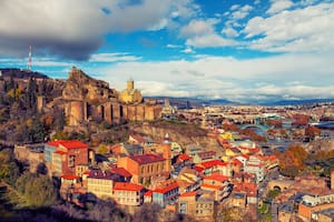 Vista panorámica de Tiflis, capital de Georgia