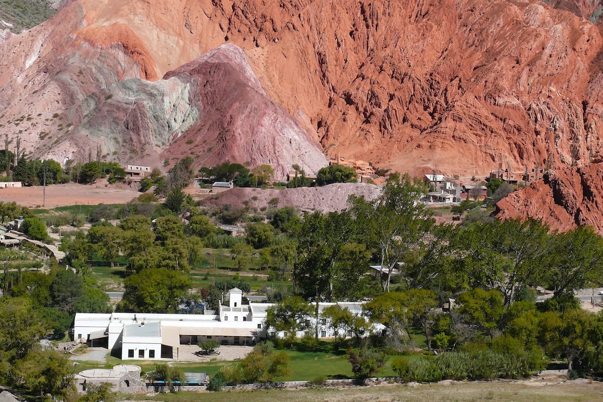 Vista panorámica del hotel El Manantial del Silencio, el primer hotel que se inauguró en Purmamarca