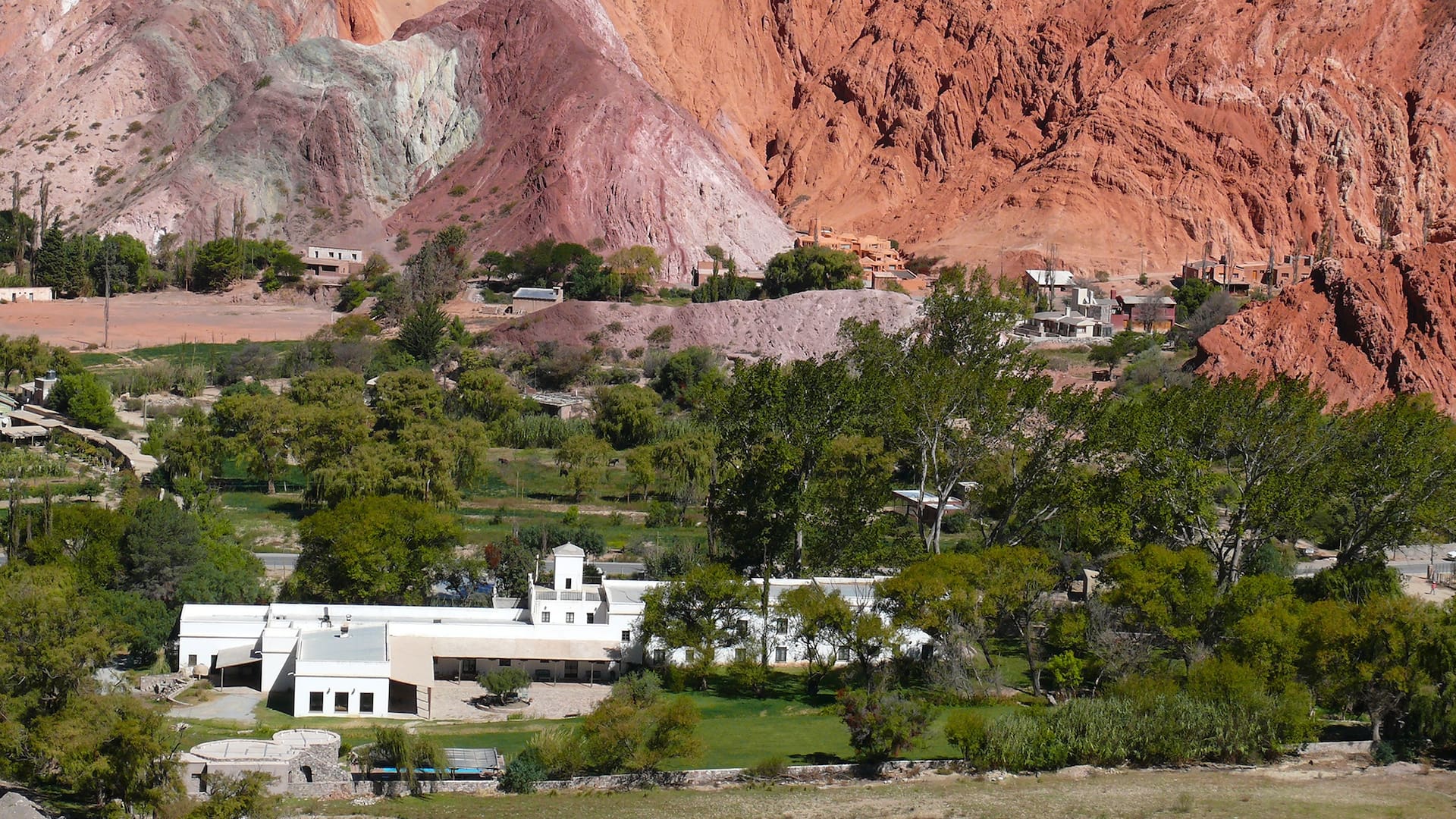 Vista panorámica del hotel El Manantial del Silencio, el primer hotel que se inauguró en Purmamarca
