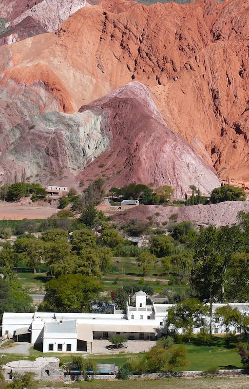 Vista panorámica del hotel El Manantial del Silencio, el primer hotel que se inauguró en Purmamarca