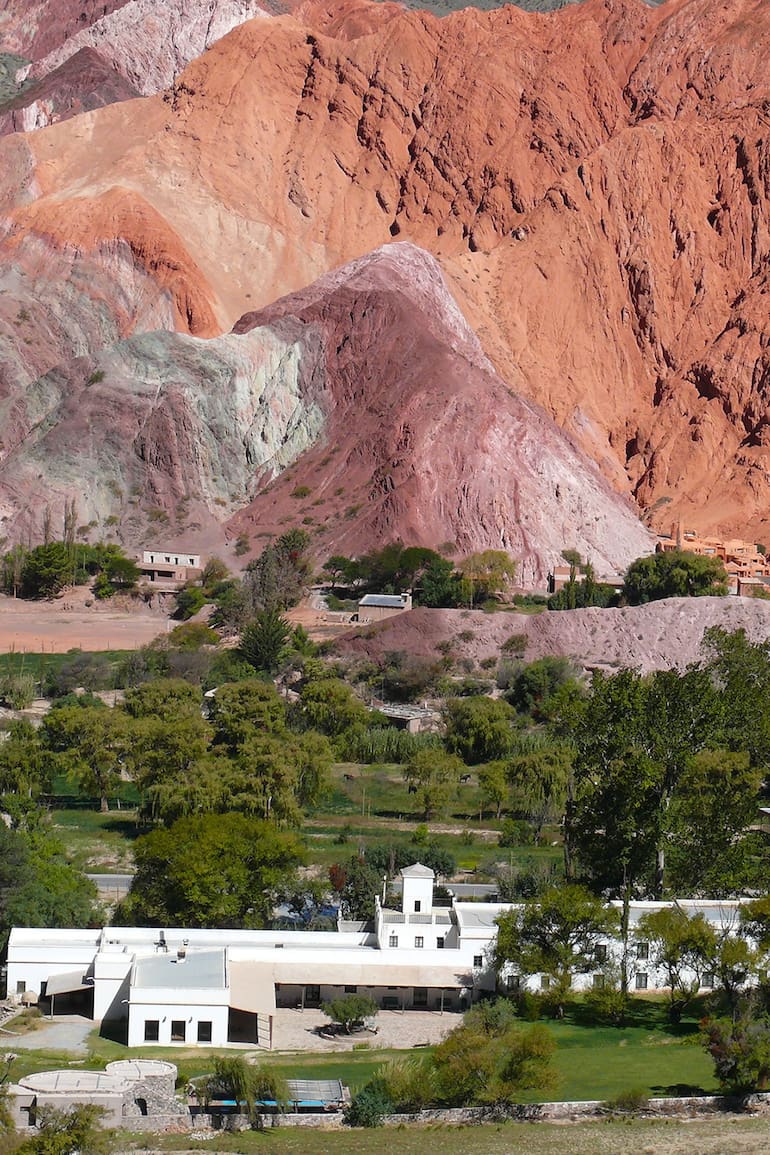 Vista panorámica del hotel El Manantial del Silencio, el primer hotel que se inauguró en Purmamarca