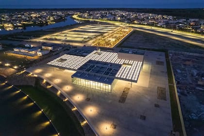 Vista panorámica del museo en la Bahía de Puertos