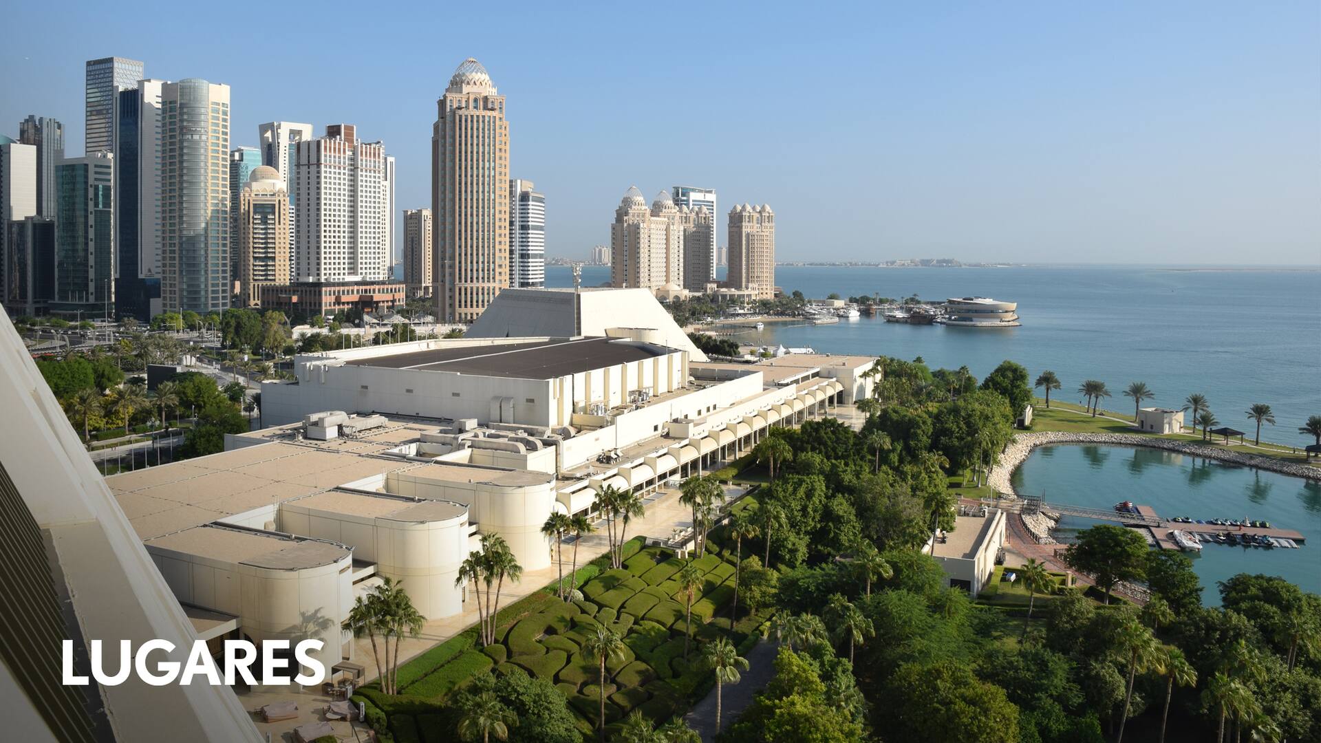 Vistas de la ciudad en la zona de West Bay