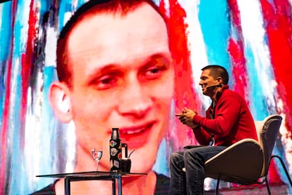 Vitalik Buterin, fundador de ethereum, y Evan van Ness, especialista