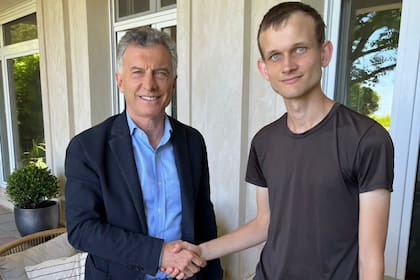 Vitalik Buterin se reunió en 2021 con el expresidente Mauricio Macri en su visita a la Argentina