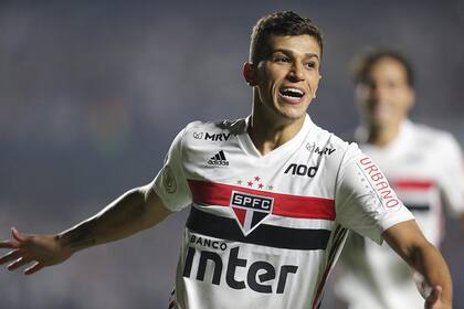 Vitor Bueno, el volante ofensivo de San Pablo que el club compró de manera definitiva