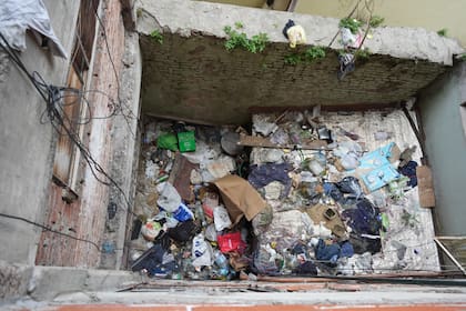 "Vivían en la mugre", cuentan los vecinos.