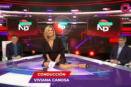 Viviana Canosa se subió a la mesa de su programa Nada personal y arremetió contra Alberto Fernández, Ginés González García y Felipe Solá