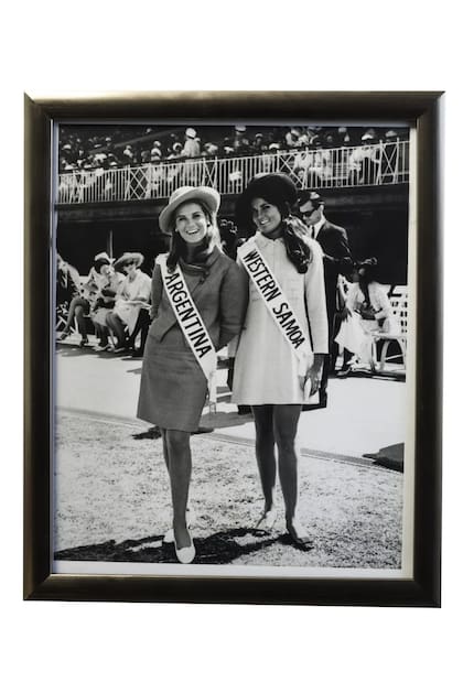 Viviana, representando a la Argentina en la elección de Miss Pacific, en Australia