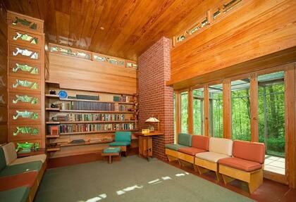 Vivienda por diseñada por Wright