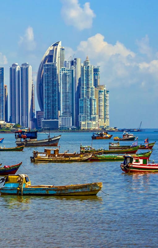 Vivir en Panamá: “Le dicen el ombligo del mundo; hay clima tropical, buena comida, buena gente y un dólar claro”.