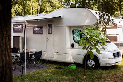 Vivir en una casa rodante puede traer desafíos como la falta de espacio, de servicios básicos o de un lugar de estacionamiento