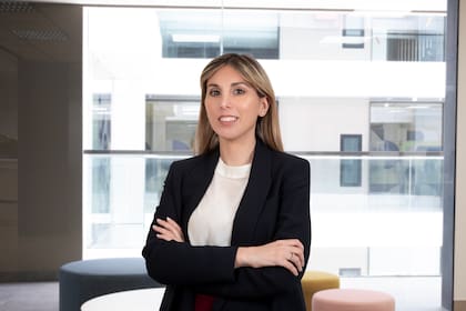 "Vivir en una ciudad como Londres me dio la posibilidad de trabajar con personas de distintos países, con idiomas y costumbres muy diferentes a las mías. Profesionalmente, trabajar con equipos multidisciplinarios y diversos me permitió adquirir herramientas relacionadas a la comunicación, flexibilidad y manejo de equipos"