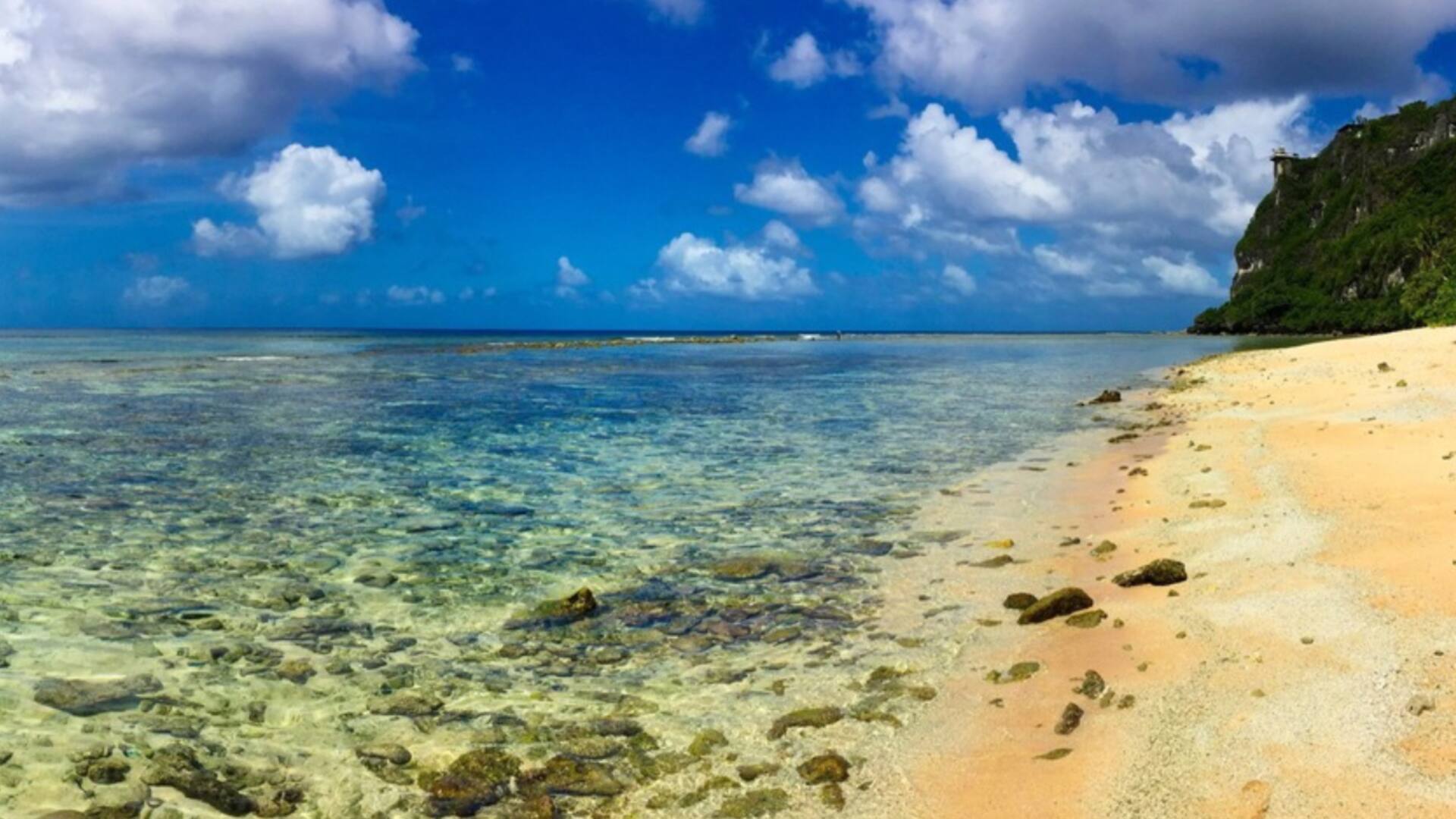 Vivir en una isla paradisíaca del Pacífico: “En Guam las fuerzas militares pasan casi desapercibidas”