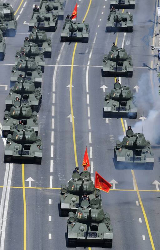 Vladimir Putin celebra con un acto militar masivo la derrota del nazismo e ignora el coronavirus