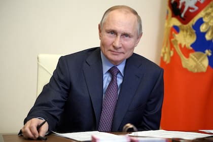 Vladimir Putin se aplicará una de las tres fórmulas rusas contra el coronavirus